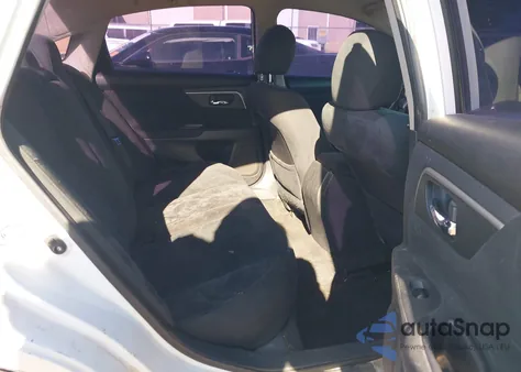 2015 Nissan Altima 2.5/2.5 S/2.5 Sl/2.5 Sv z USA, uszkodzony, nr VIN 1N4AL3AP7FC177618